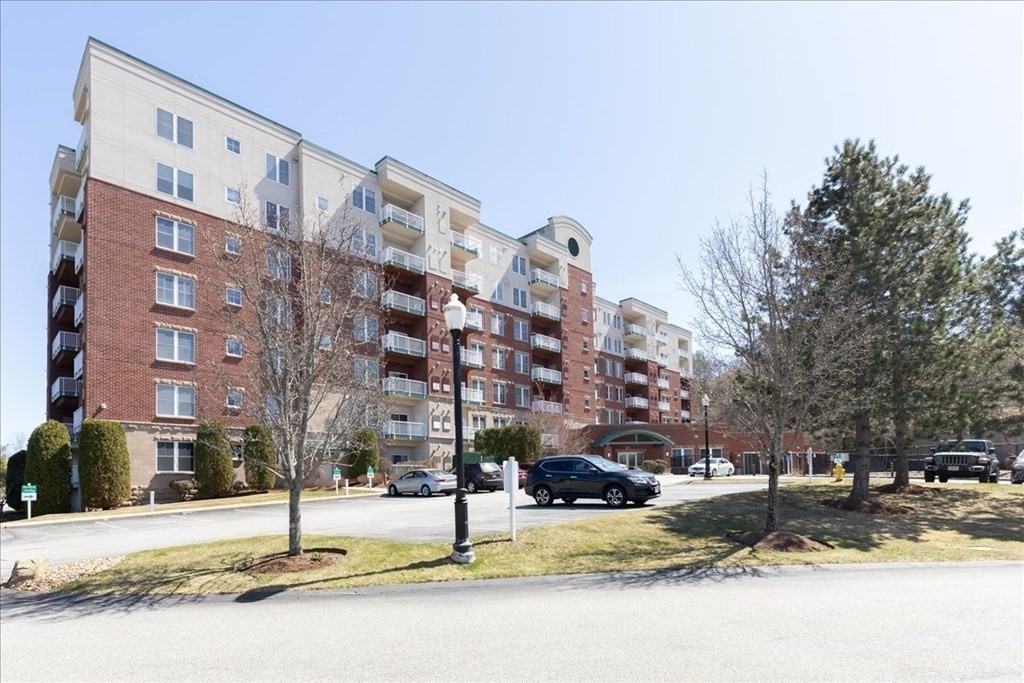 36 Village Road, Unit 302 Middleton, MA 01949 - Photo 3 of 42