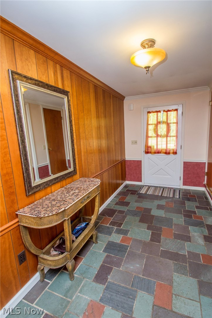549 Riverview Road Gates Mills, OH 44040 - Photo 15 of 30 Foyer