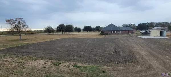 $270,000 | 807 South Waterplant Road, Thibodaux, LA 70301
