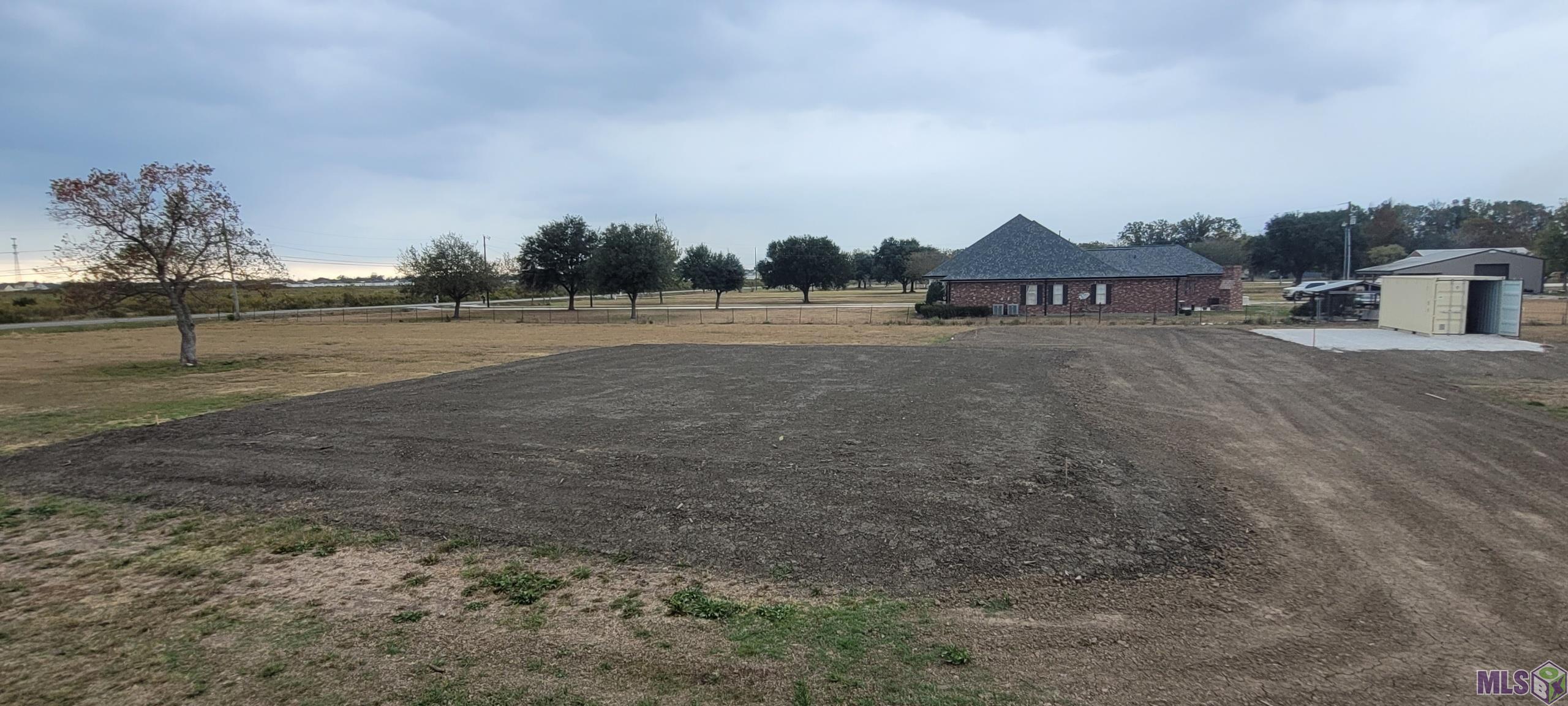 807 South Waterplant Road Thibodaux, LA 70301 - Photo 2 of 8