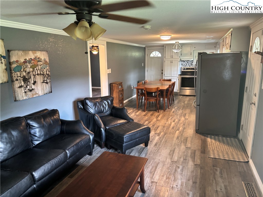 4611 Summit Road Purlear, NC 28665 - Photo 8 of 49 Gallery Image 8