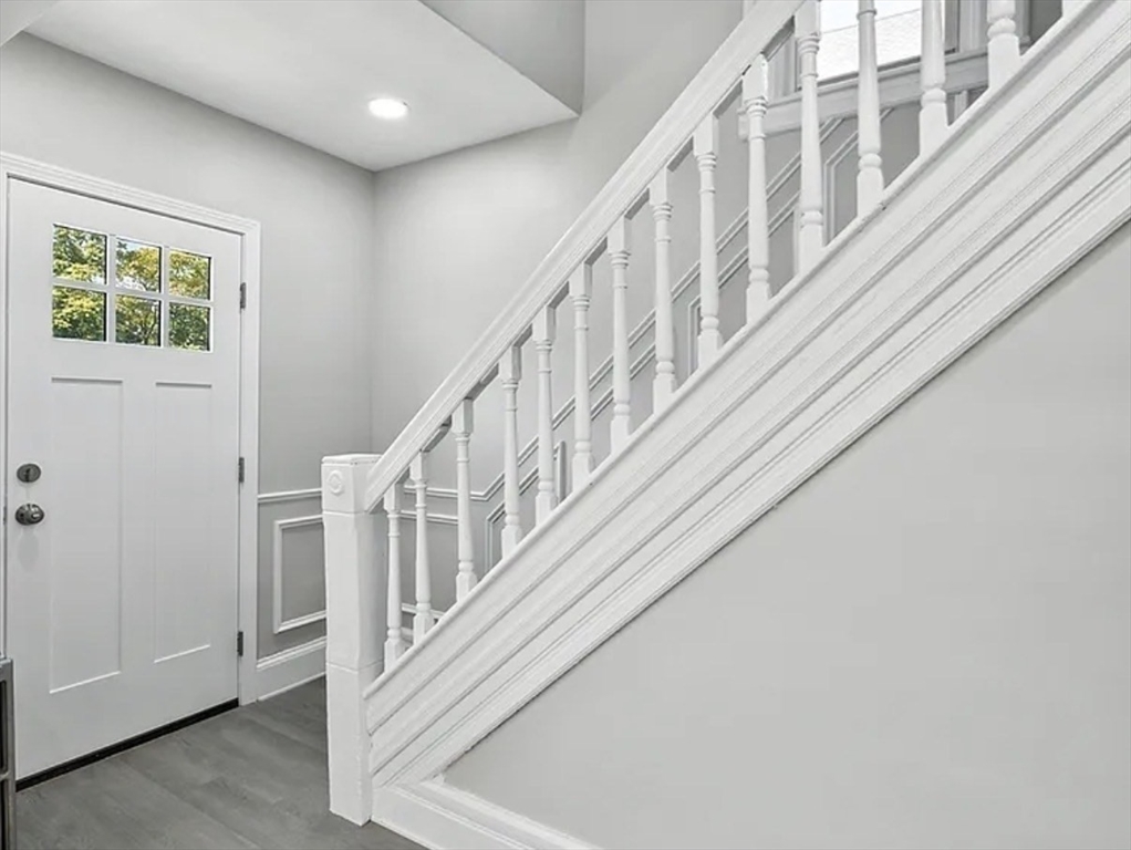 25 Dawes Street Springfield, MA 01109 - Photo 2 of 10