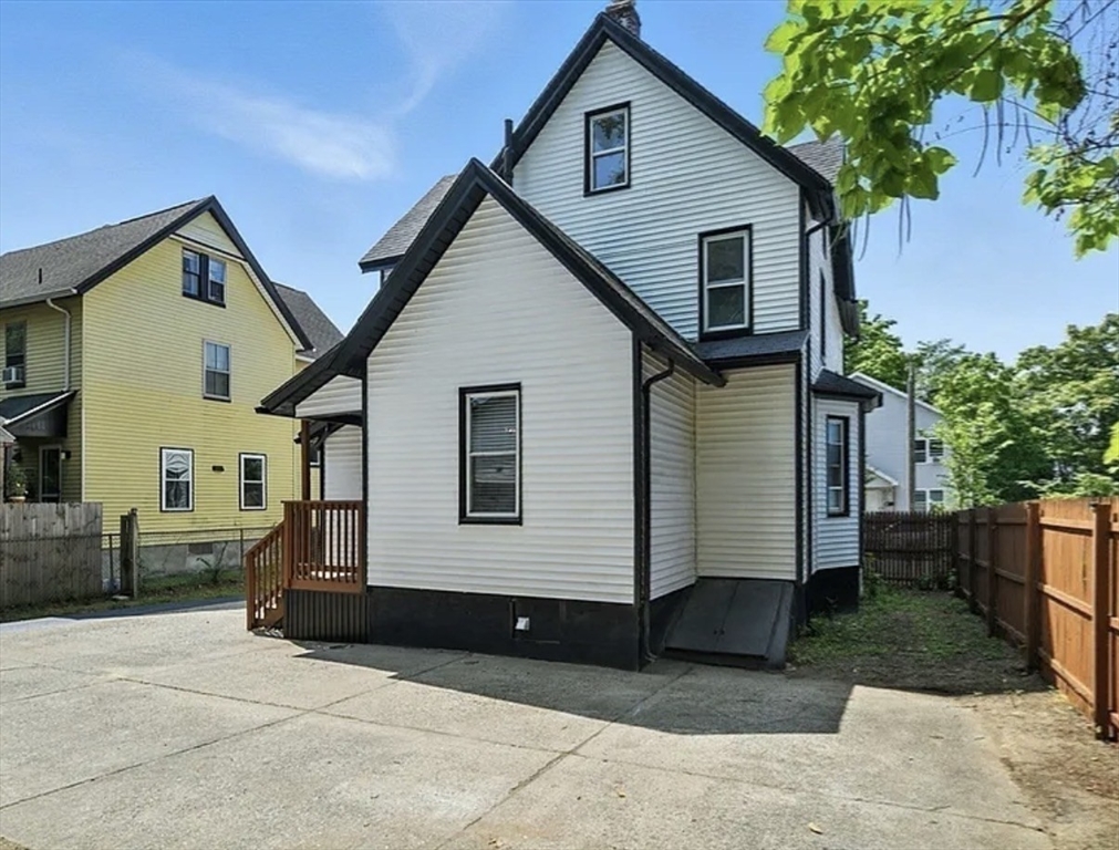 25 Dawes Street Springfield, MA 01109 - Photo 9 of 10