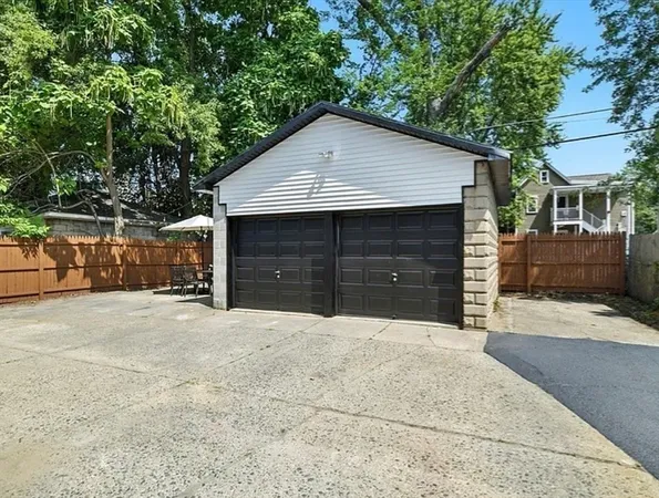 $369,900 | 25 Dawes Street, Springfield, MA 01109