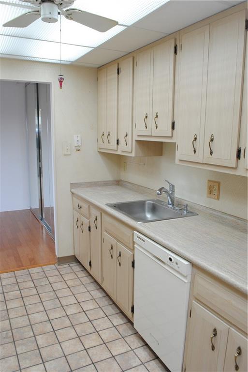 5600 Munhall Road, Unit 907 Pittsburgh, PA 15217 - Photo 12 of 25 Gallery Image 12