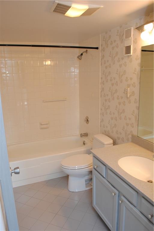 5600 Munhall Road, Unit 907 Pittsburgh, PA 15217 - Photo 16 of 25 Gallery Image 16