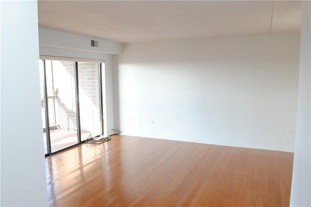 5600 Munhall Road, Unit 907 Pittsburgh, PA 15217 - Photo 4 of 25 Gallery Image 4