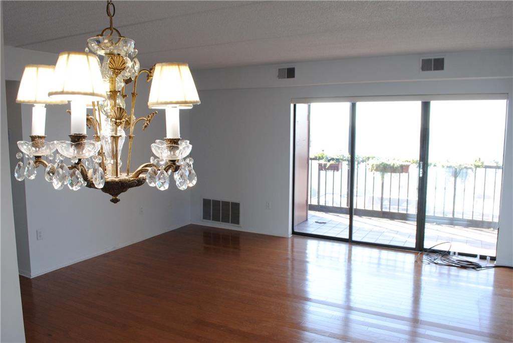 5600 Munhall Road, Unit 907 Pittsburgh, PA 15217 - Photo 7 of 25 Gallery Image 7