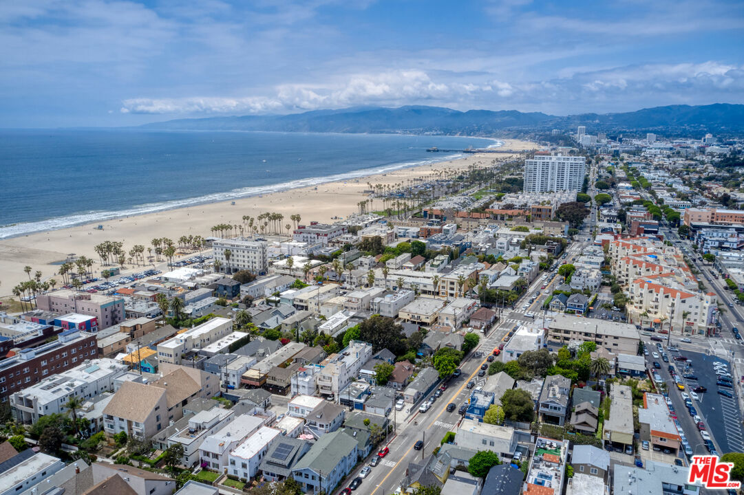 44 Rose Avenue Venice, CA 90291 - Photo 16 of 33 an aerial view of a city