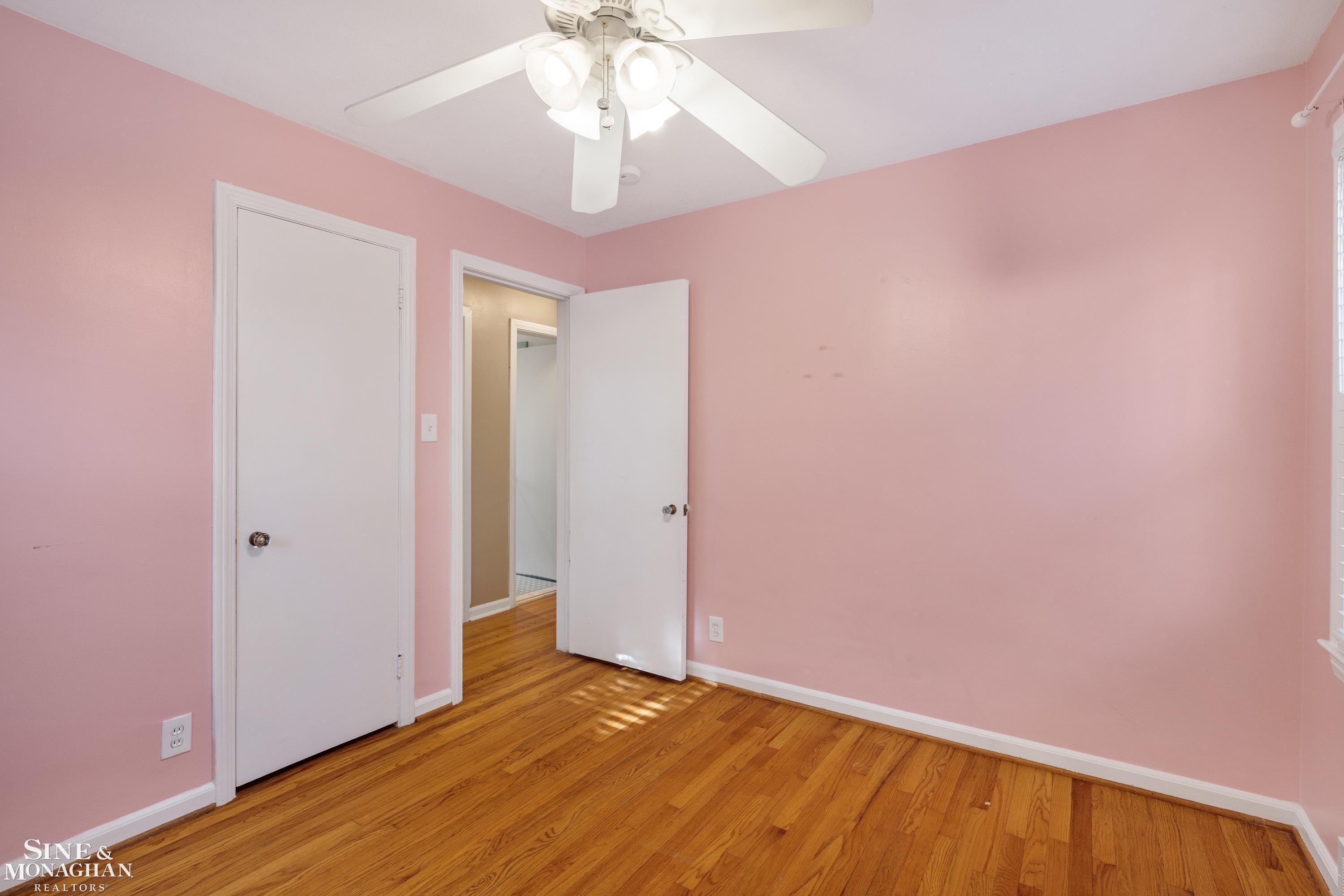 2073 Hampton Road Grosse Pointe Woods, MI 48236 - Photo 20 of 39