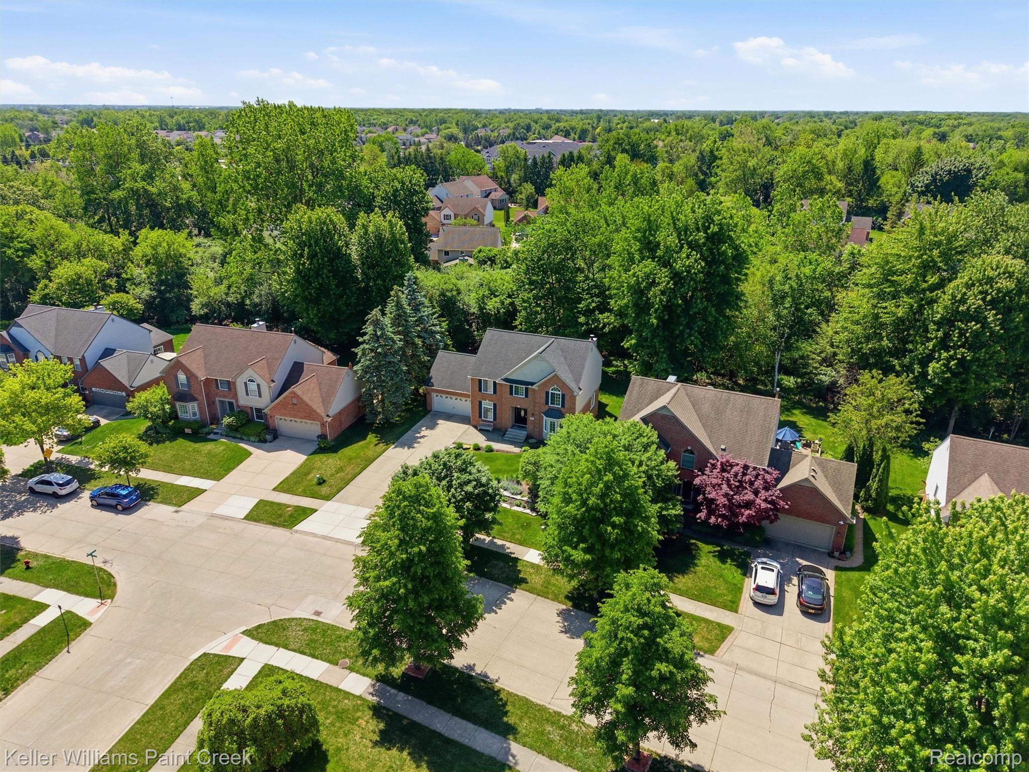 2842 Manorwood Road Troy, MI 48085 - Photo 10 of 72 Expansive residential neighborhood featuring numerous mature trees and substantial green spaces