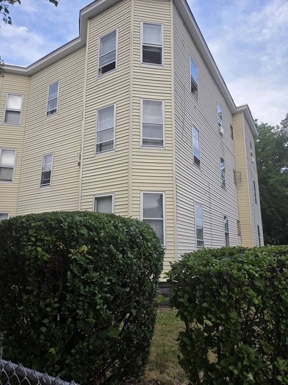 109 Grover Street Springfield, MA 01104 - Photo 2 of 8