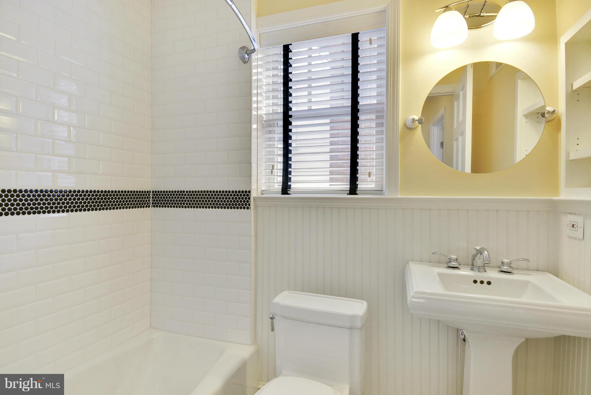 8217 Cedar Street Silver Spring, MD 20910 - Photo 13 of 28 Bath