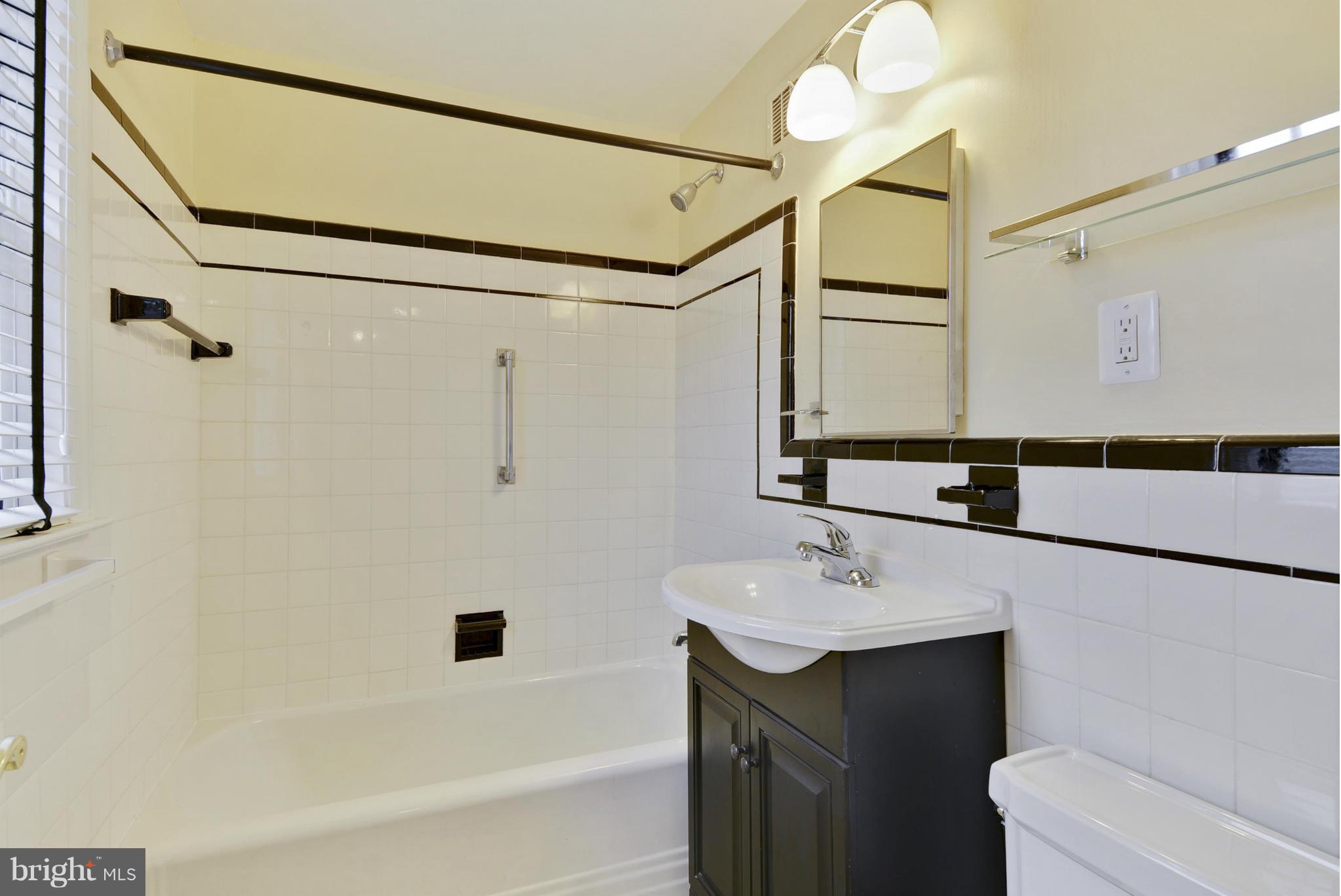 8217 Cedar Street Silver Spring, MD 20910 - Photo 16 of 28 Bath