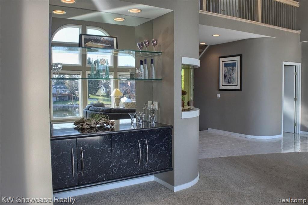 2901 East Commerce Road Commerce Township, MI 48382 - Photo 7 of 25 Wet Bar