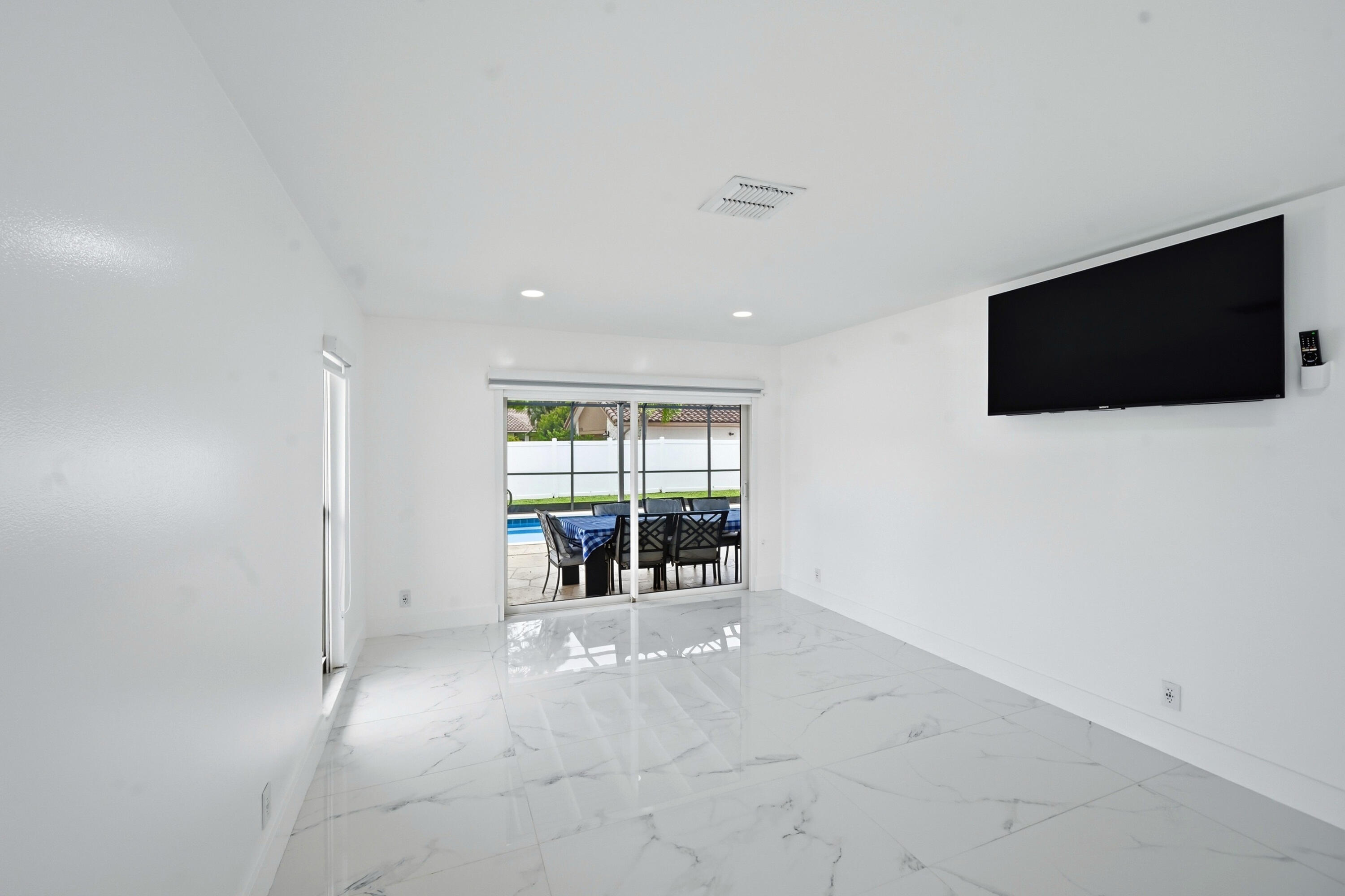 398 Northwest 22nd Avenue Boca Raton, FL 33486 - Photo 16 of 64 Primary Bedroom