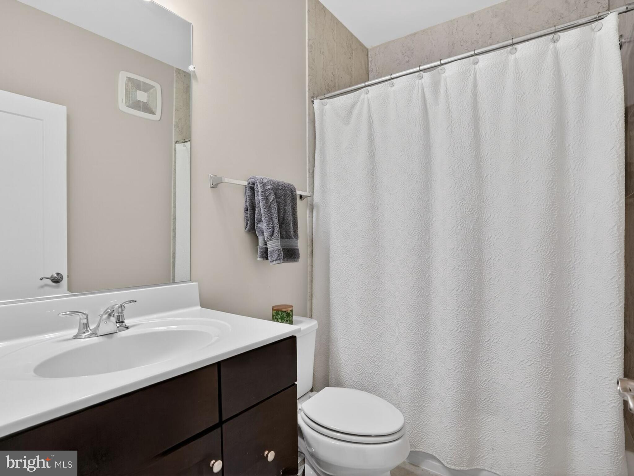 55 Silverway Drive, Unit 48 Herndon, VA 20170 - Photo 19 of 31 Second Bathroom off Hallway