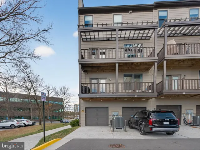 $625,000 | 55 Silverway Drive, Unit 48, Herndon, VA 20170