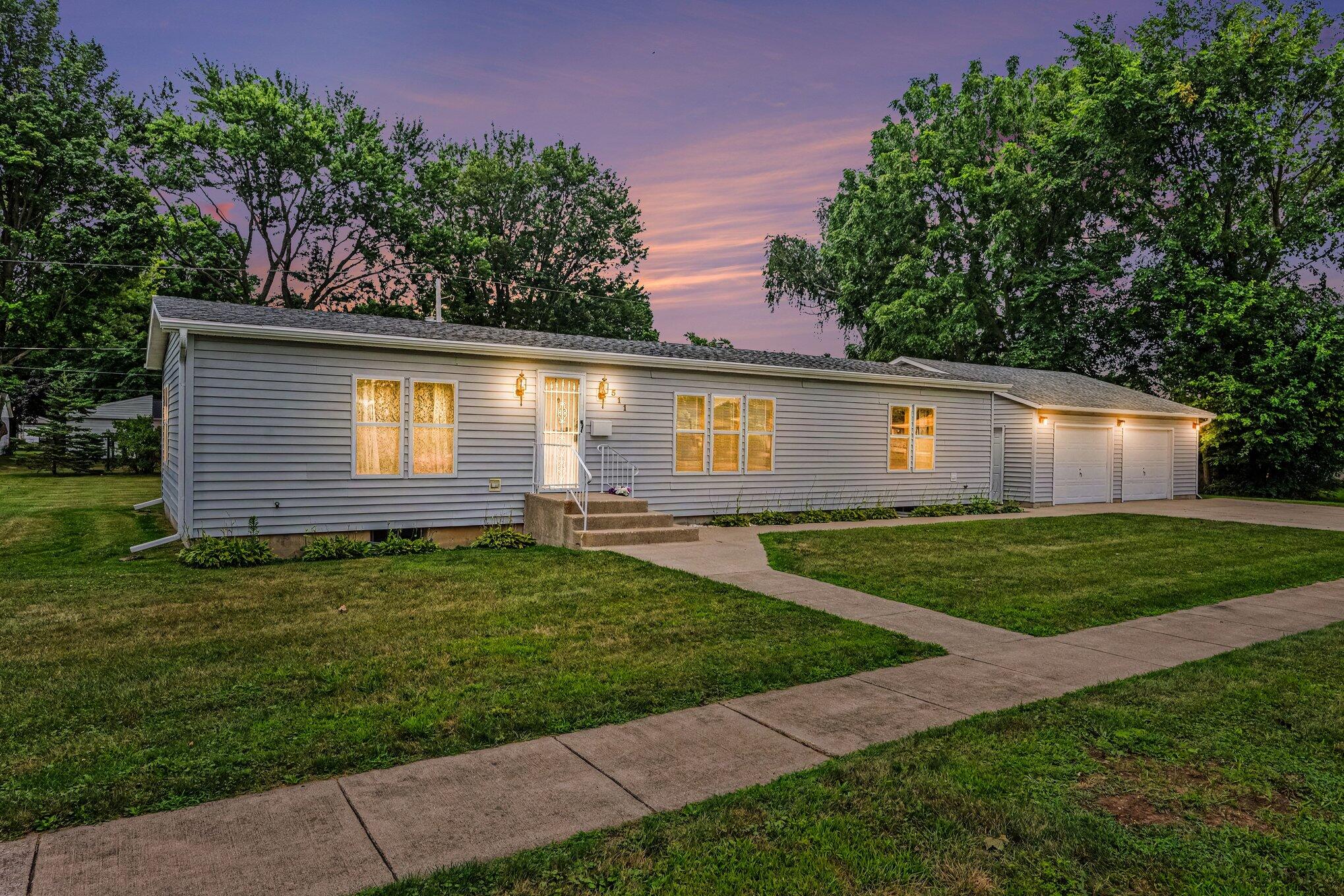 511 North Erie Street Three Rivers, MI 49093 - Photo 1 of 27 001_file_9878