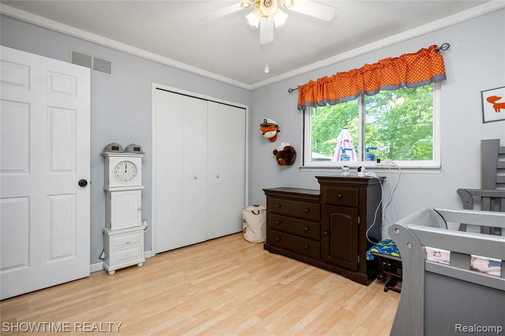 31720 Kelly Road Roseville, MI 48066 - Photo 26 of 42