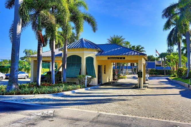 3 Royal Palm Way, Unit 306 Boca Raton, FL 33432 - Photo 3 of 43 Guard Gated Community
