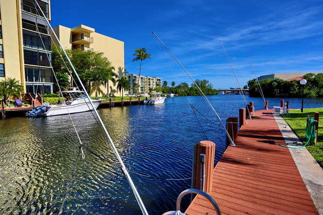 3 Royal Palm Way, Unit 306 Boca Raton, FL 33432 - Photo 34 of 43 Boat Dockage