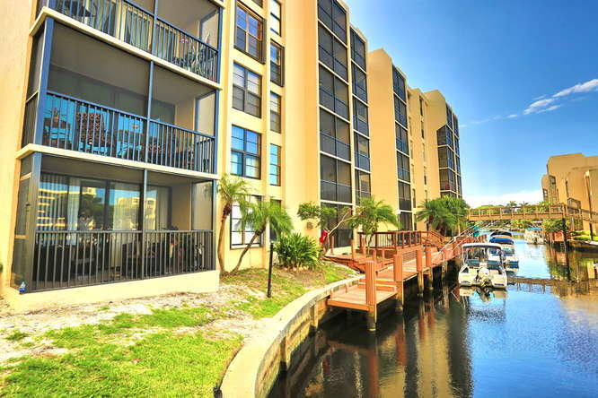 3 Royal Palm Way, Unit 306 Boca Raton, FL 33432 - Photo 37 of 43 Exterior Rear