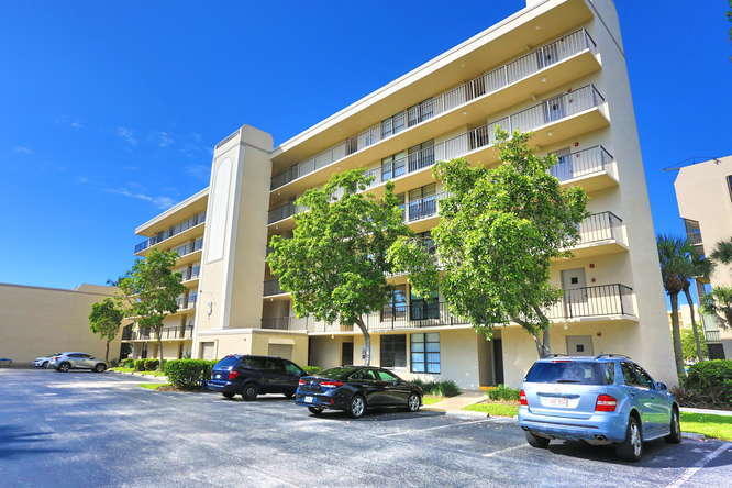 3 Royal Palm Way, Unit 306 Boca Raton, FL 33432 - Photo 5 of 43 Exterior Front 3