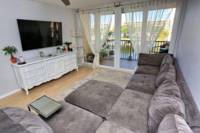 3 Royal Palm Way, Unit 306 Boca Raton, FL 33432 - Photo 8 of 43 Living Room 3