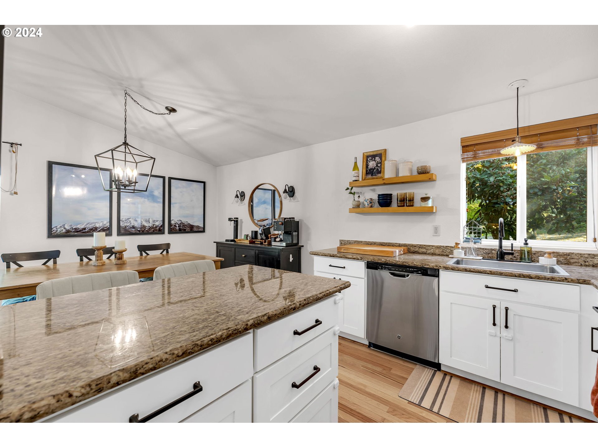 5822 Southwest Multnomah Boulevard Portland, OR 97219 - Photo 15 of 37 Kitchen