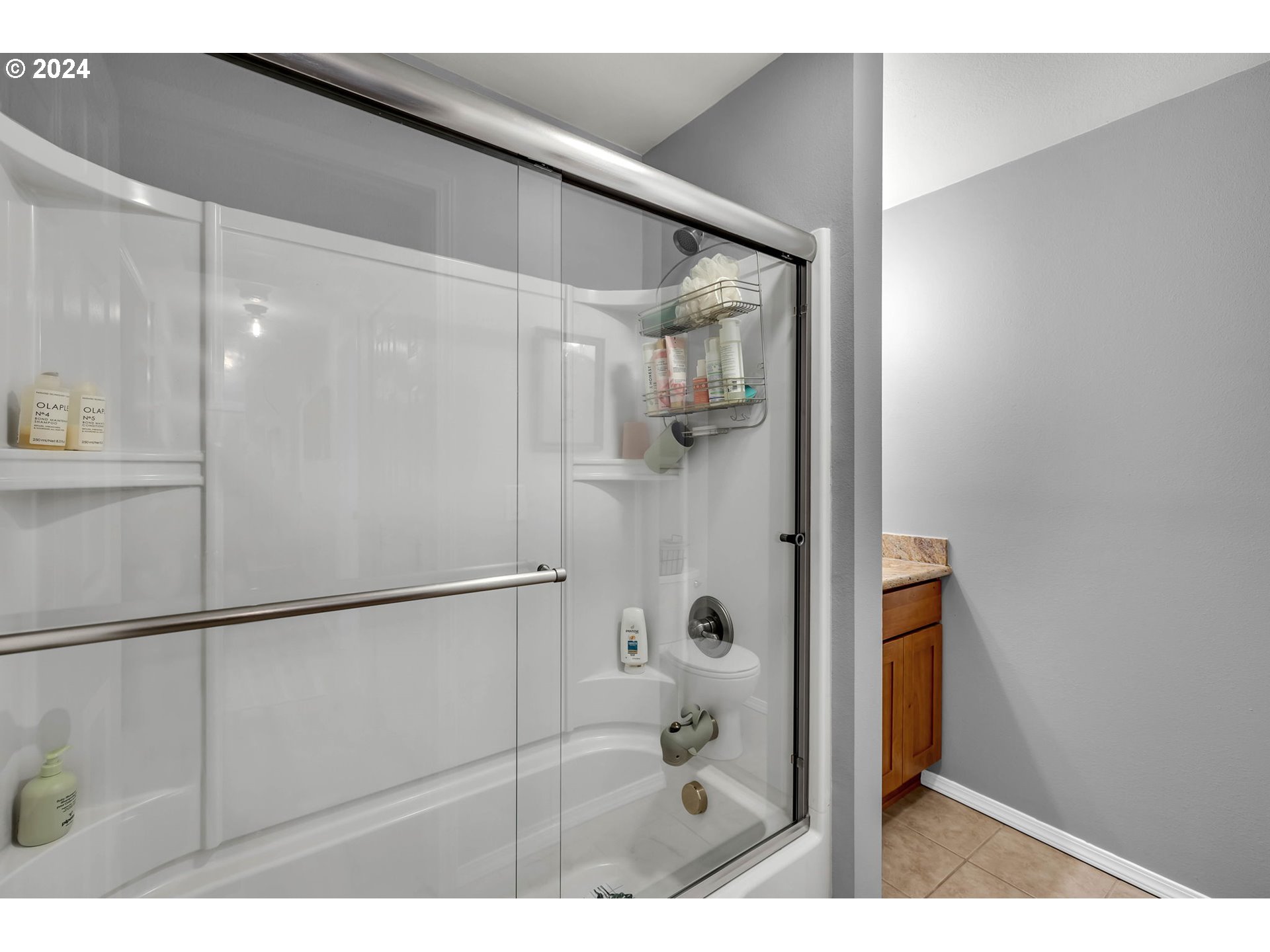 5822 Southwest Multnomah Boulevard Portland, OR 97219 - Photo 23 of 37 Bathroom