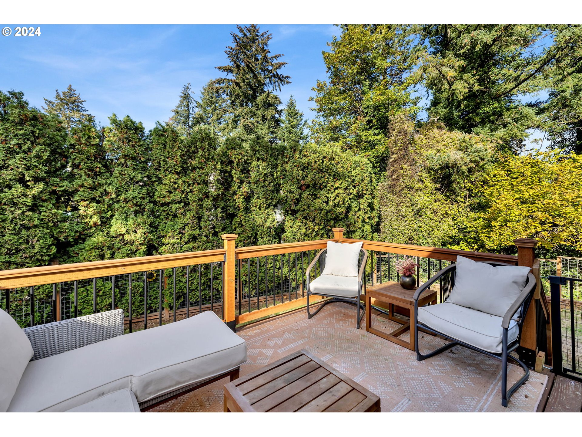 5822 Southwest Multnomah Boulevard Portland, OR 97219 - Photo 28 of 37 Deck