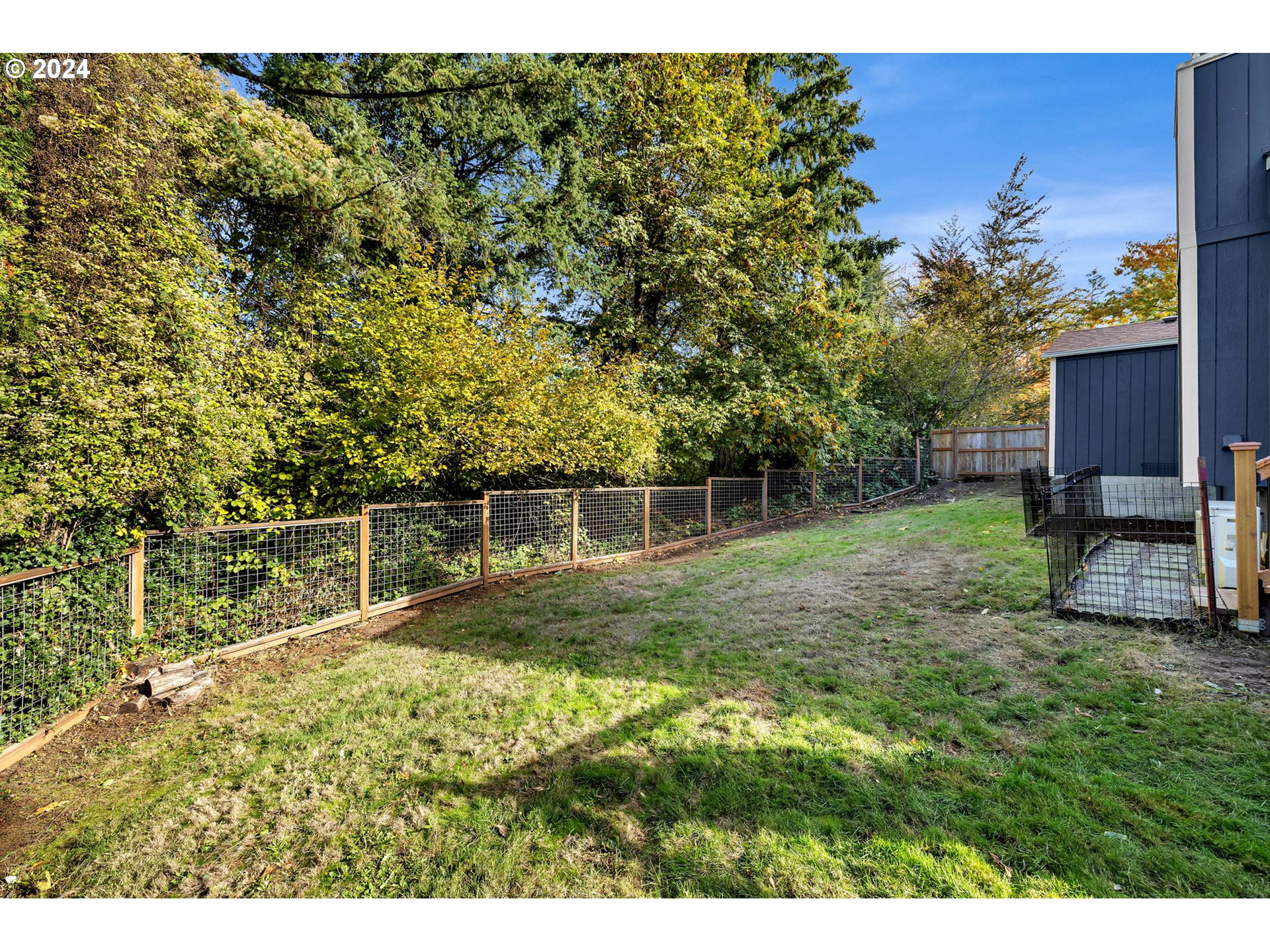 5822 Southwest Multnomah Boulevard Portland, OR 97219 - Photo 29 of 37 Yard
