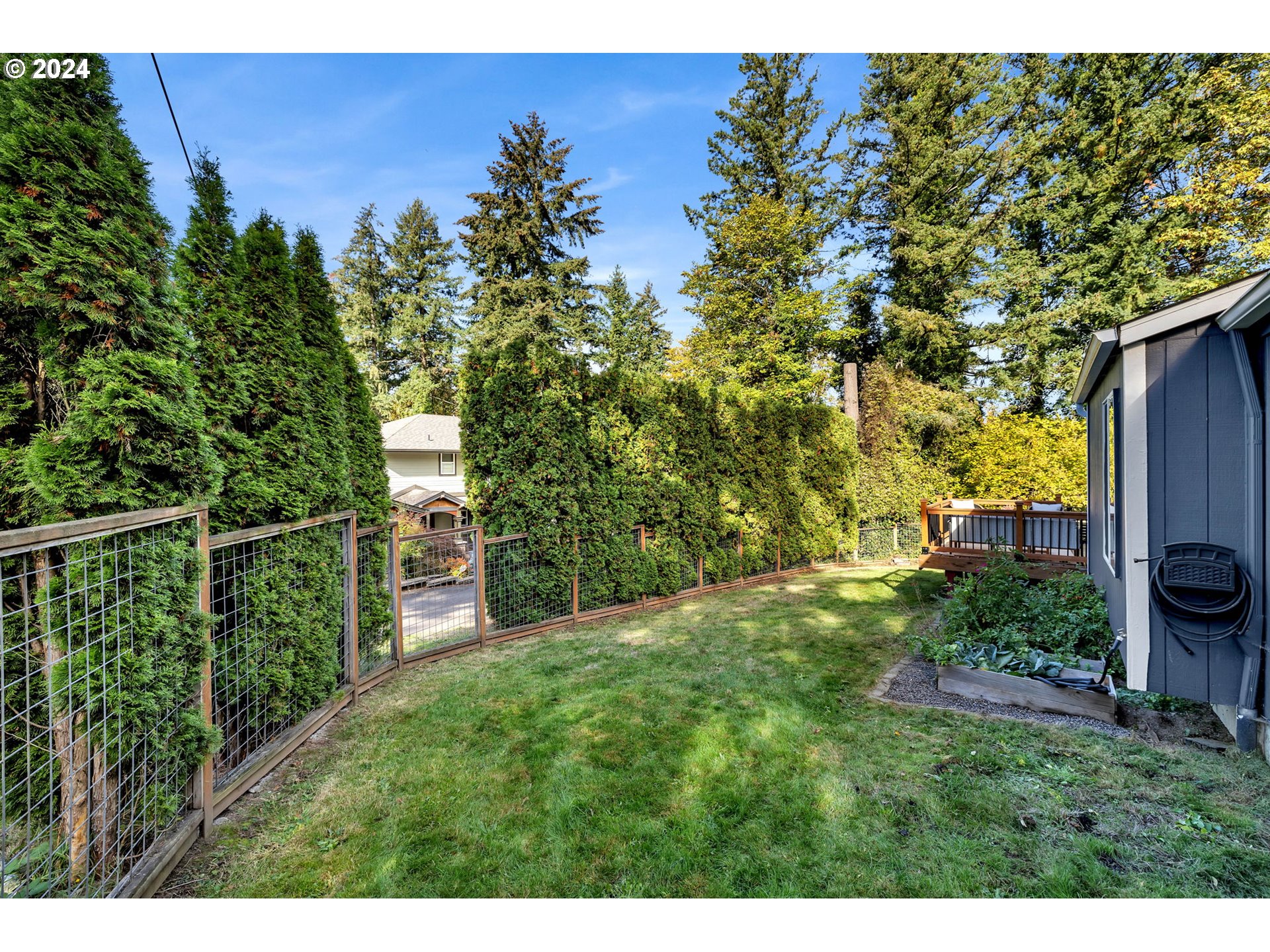 5822 Southwest Multnomah Boulevard Portland, OR 97219 - Photo 30 of 37 Yard