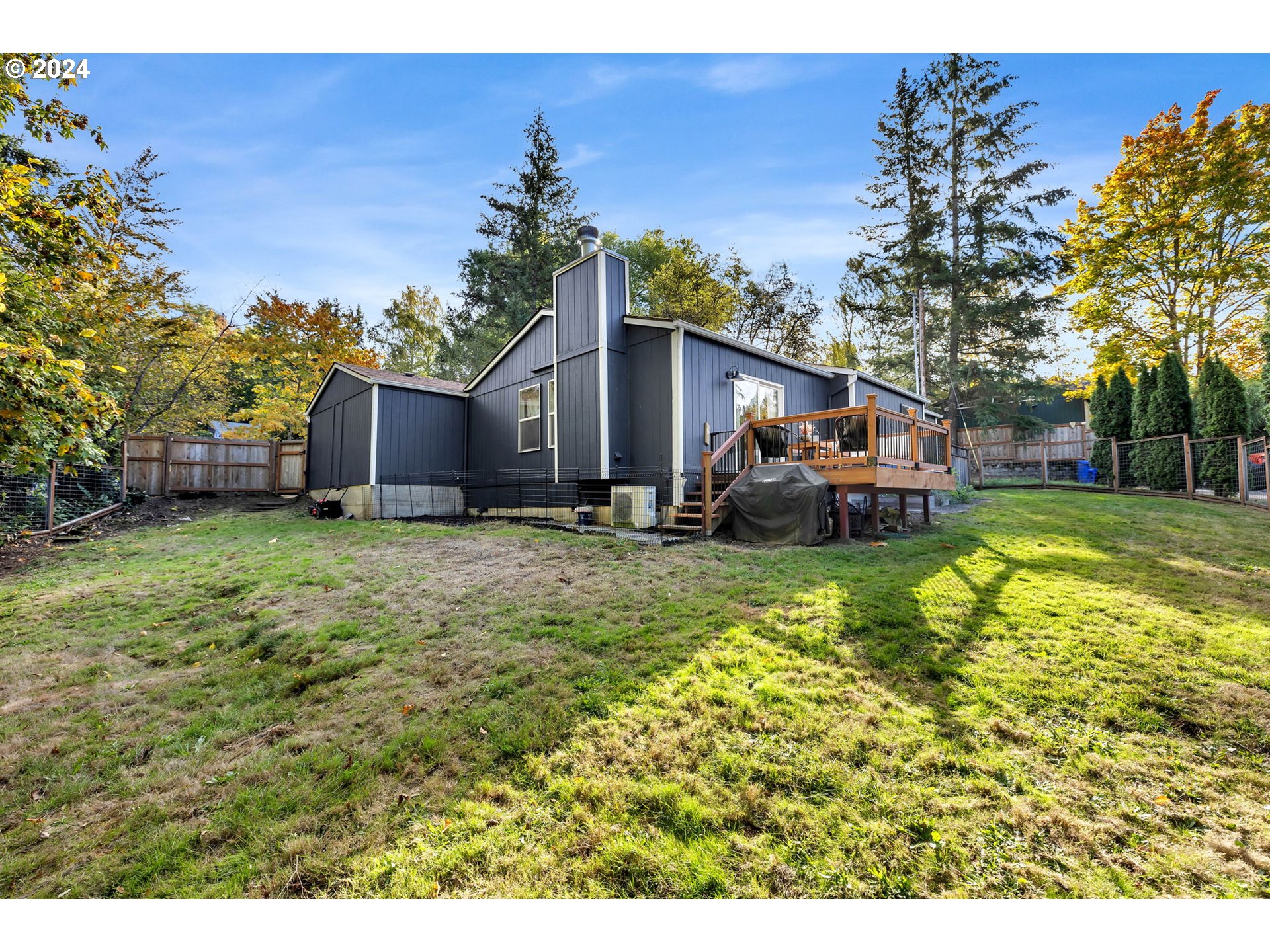 5822 Southwest Multnomah Boulevard Portland, OR 97219 - Photo 31 of 37 Yard