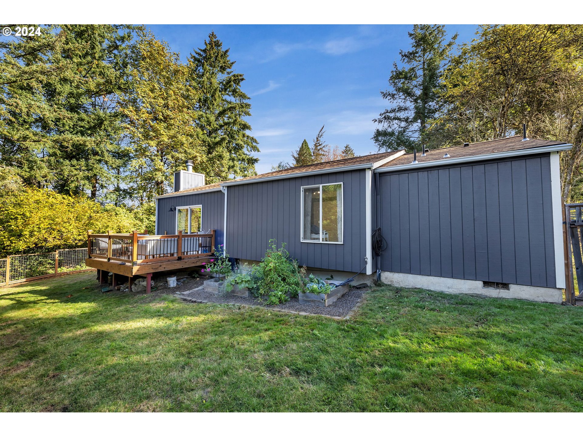 5822 Southwest Multnomah Boulevard Portland, OR 97219 - Photo 32 of 37 Yard
