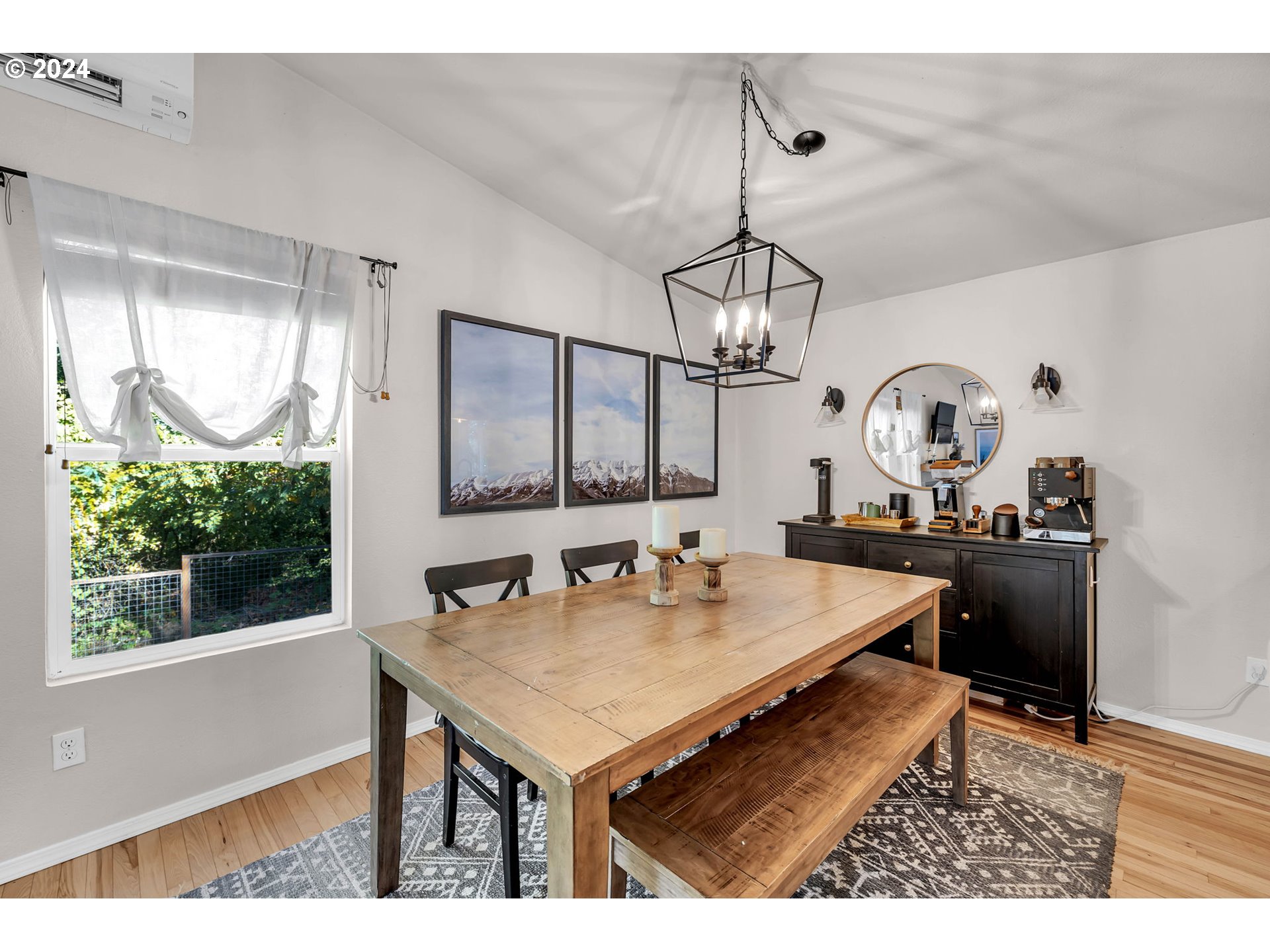 5822 Southwest Multnomah Boulevard Portland, OR 97219 - Photo 9 of 37 Dining Room