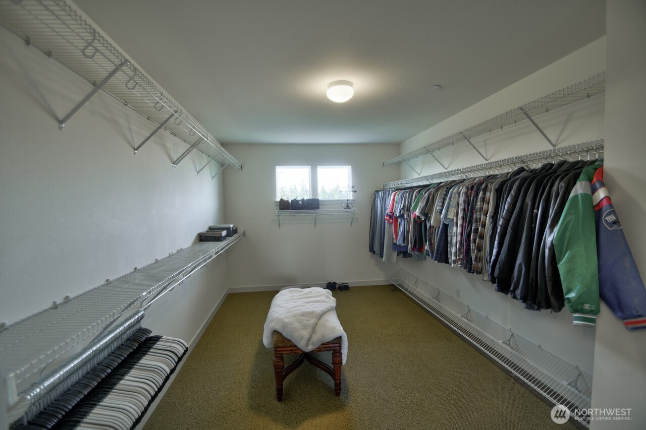 3172 Sheaser Way DuPont, WA 98327 - Photo 19 of 34 a room with a couch