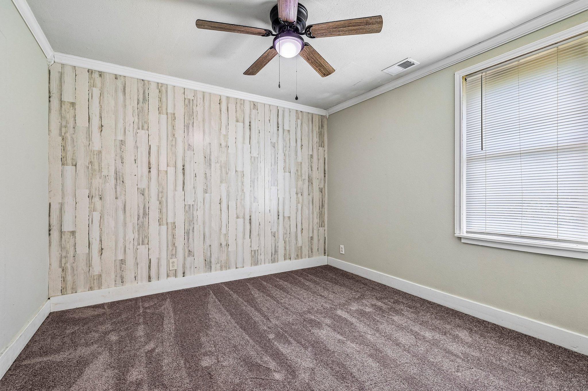 122 Dodd Preston Road Elgin, TX 78621 - Photo 20 of 37 downstairs