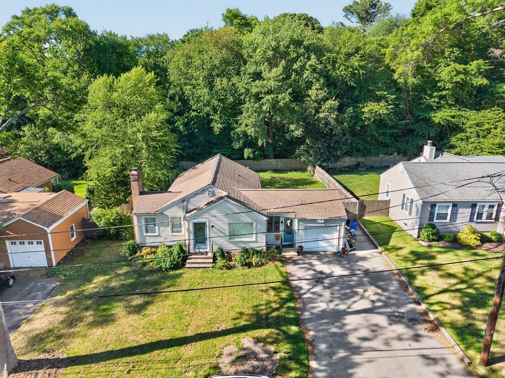 9 Milton Road Barrington, RI 02806 - Photo 2 of 42