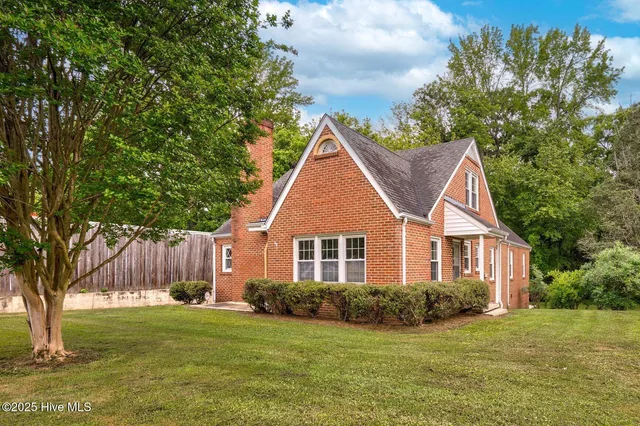 $220,000 | 701 East Nash Street, Spring Hope, NC 27882