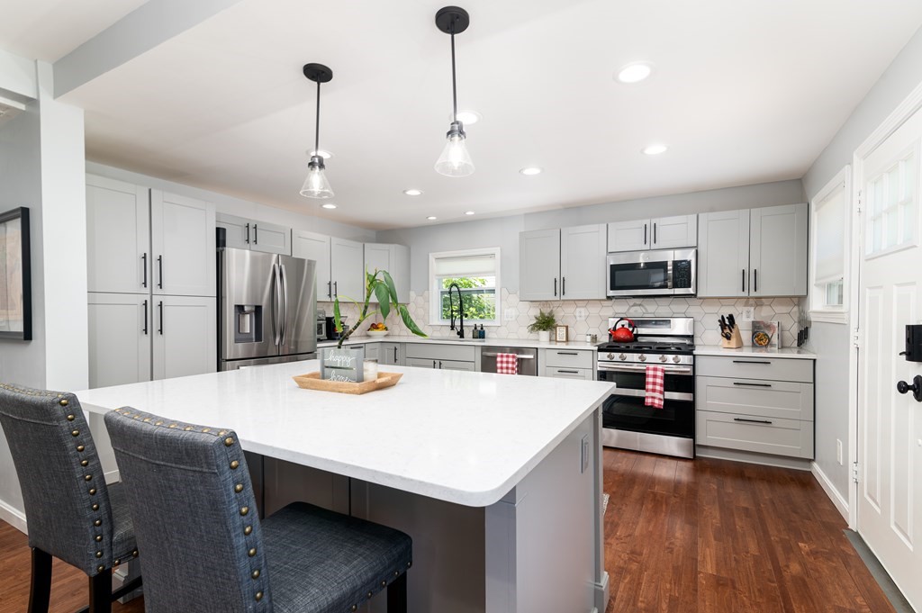 96 Prospect Street Canton, MA 02021 - Photo 4 of 30