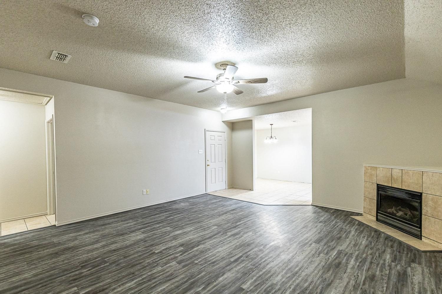 5812 96th Street, Unit B Lubbock, TX 79424 - Photo 9 of 33 Photo 9