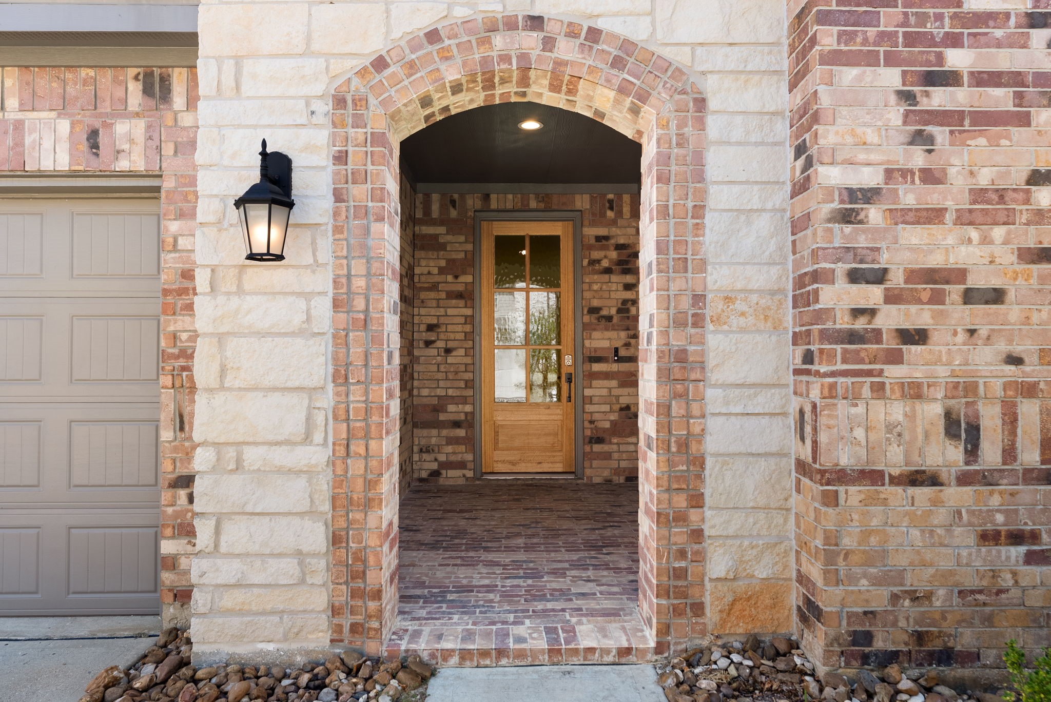 20151 Clear Rdg Lane Montgomery, TX 77316 - Photo 3 of 39 a front view of a house with a shower
