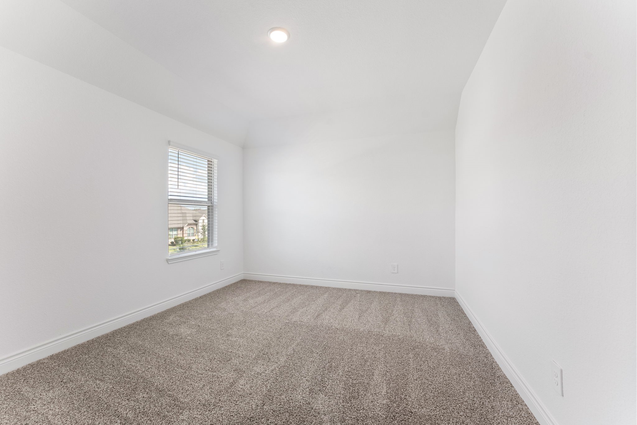 20151 Clear Rdg Lane Montgomery, TX 77316 - Photo 31 of 39 an empty room with a window