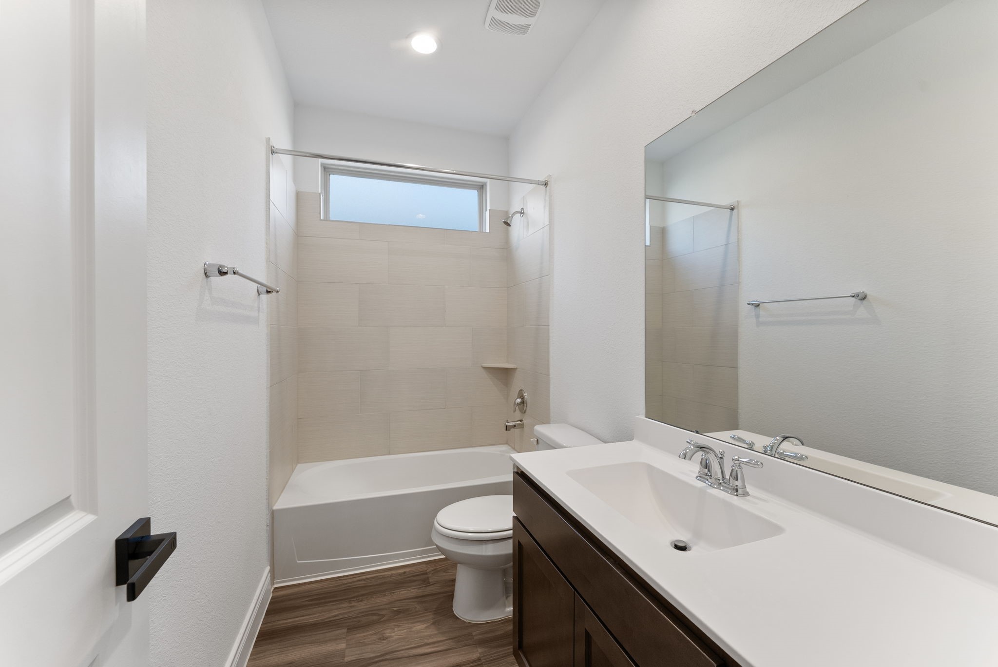 20151 Clear Rdg Lane Montgomery, TX 77316 - Photo 6 of 39 a bathroom with a sink toilet and shower