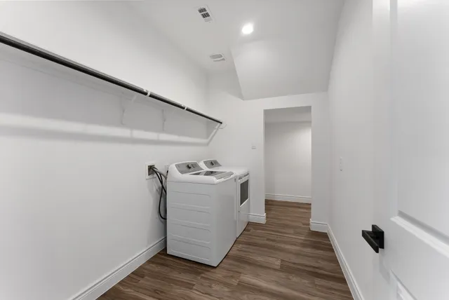 a view of utility room