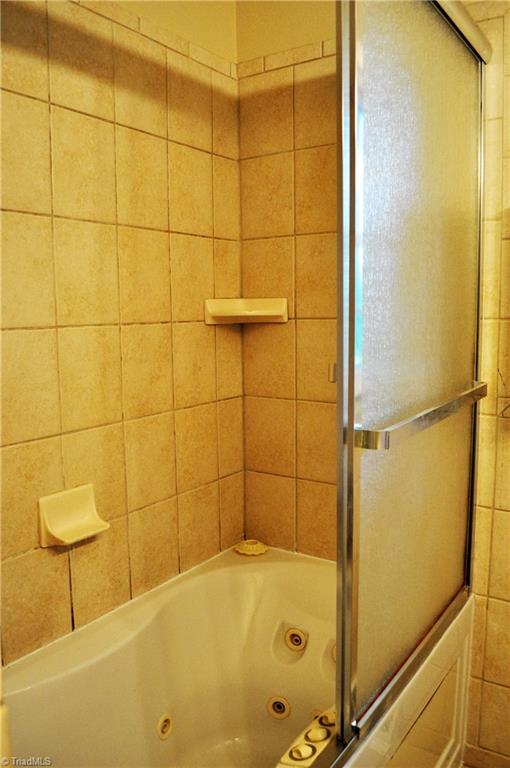 1411 West Meadowview Road Greensboro, NC 27403 - Photo 8 of 18 Jetted Tub