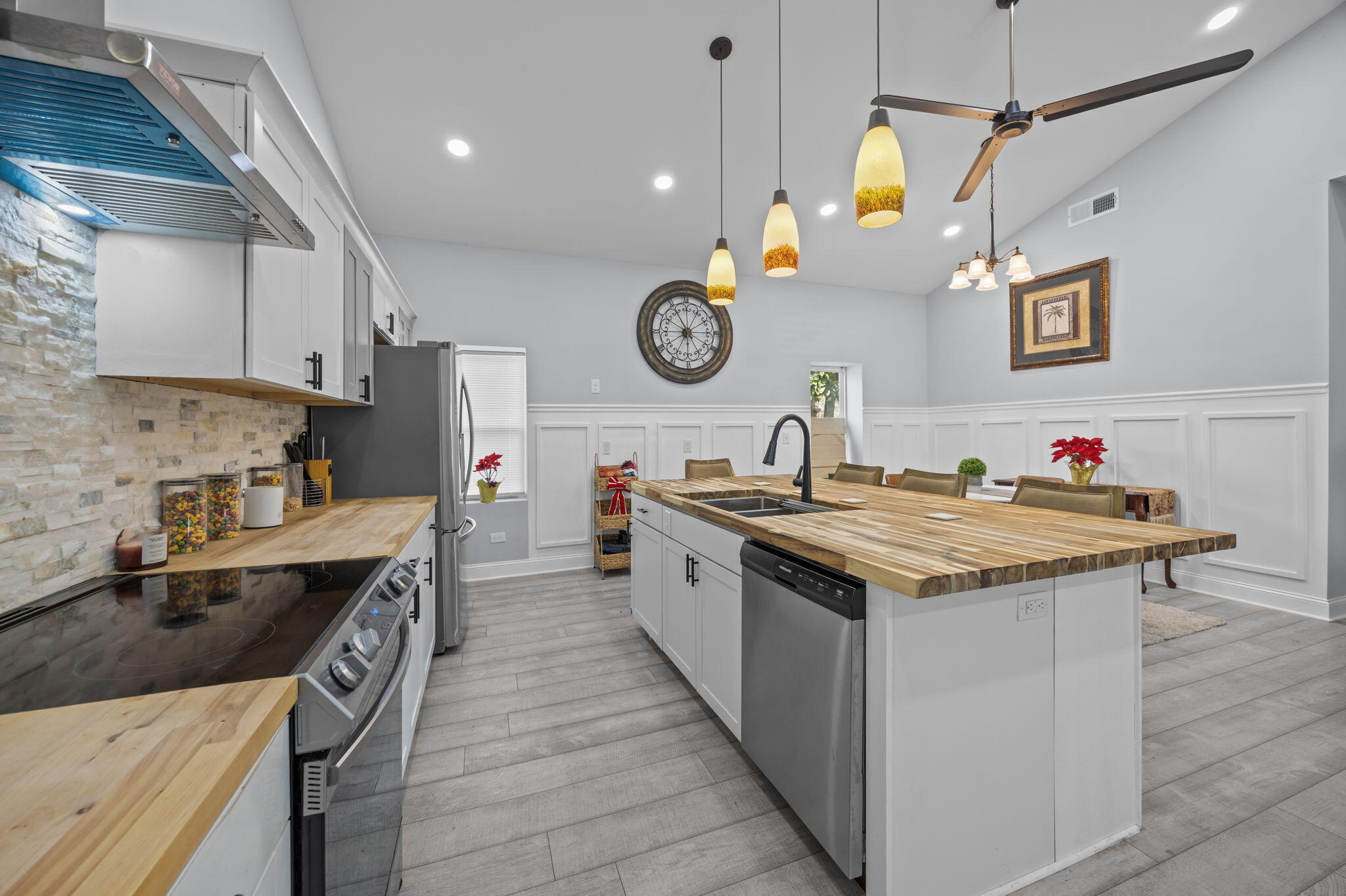 501 Wall Street Moncks Corner, SC 29461 - Photo 11 of 36 16-web-or-mls-470A1892