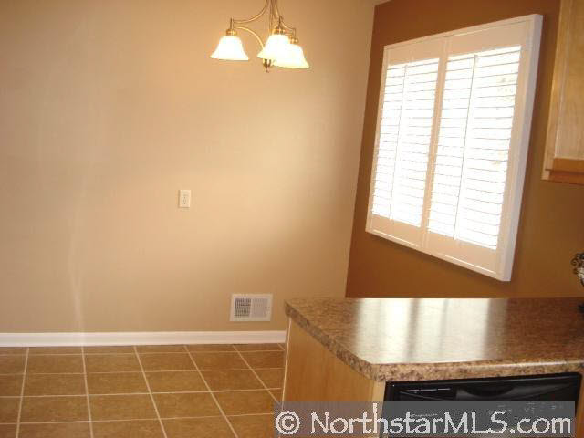 853 11 1/2 Street Southwest Rochester, MN 55902 - Photo 4 of 10